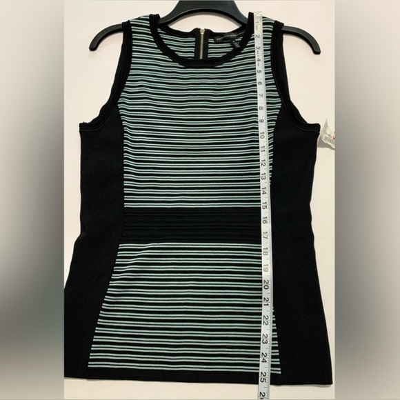 WHITE HOUSE BLACK MARKET Sleeveless Top Size M - Picture 9 of 10